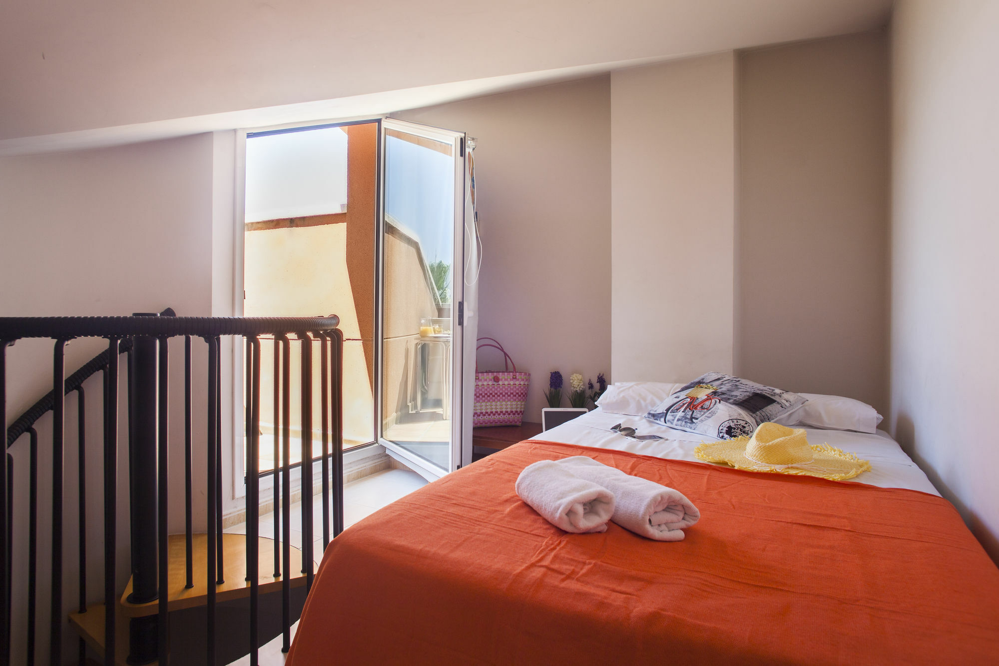Velor Apartamentos Turisticos Castelldefels Eksteriør billede